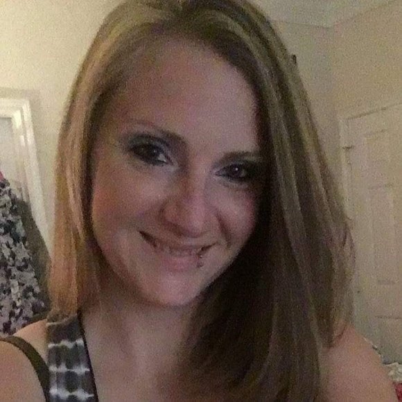 Meet your Posher, Kiersten - Picture 1 of 1